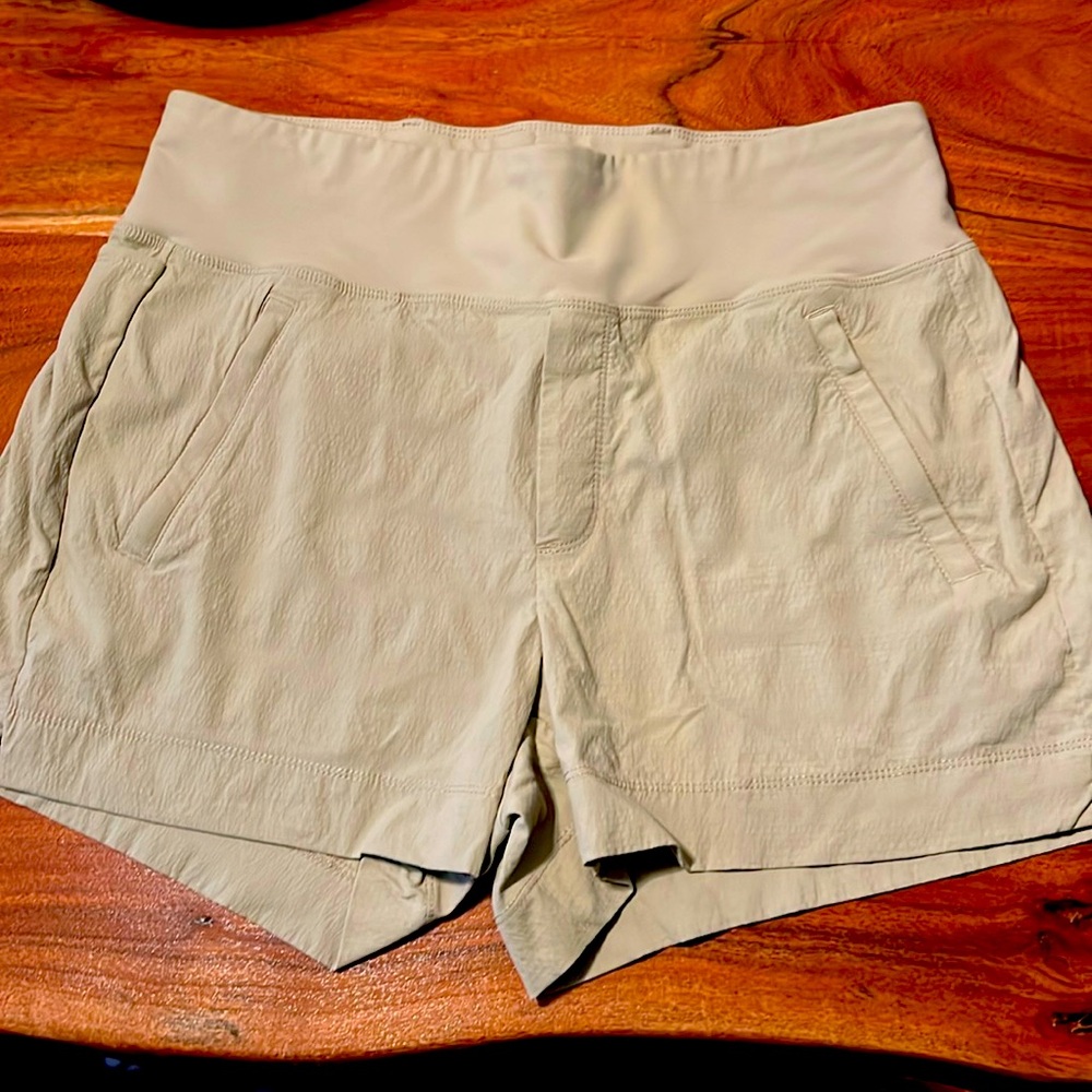 Athleta Trekkie North Short